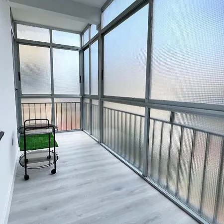 Modern In Town Centre Apartment
