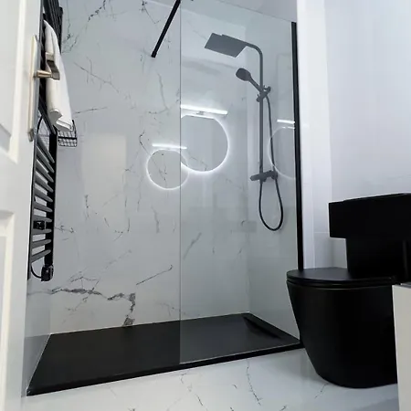 Modern In Town Centre Appartement